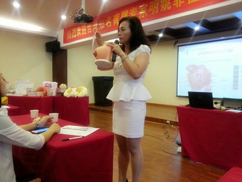 明姚菲精致坐月子及新生儿护理讲座圆满结束